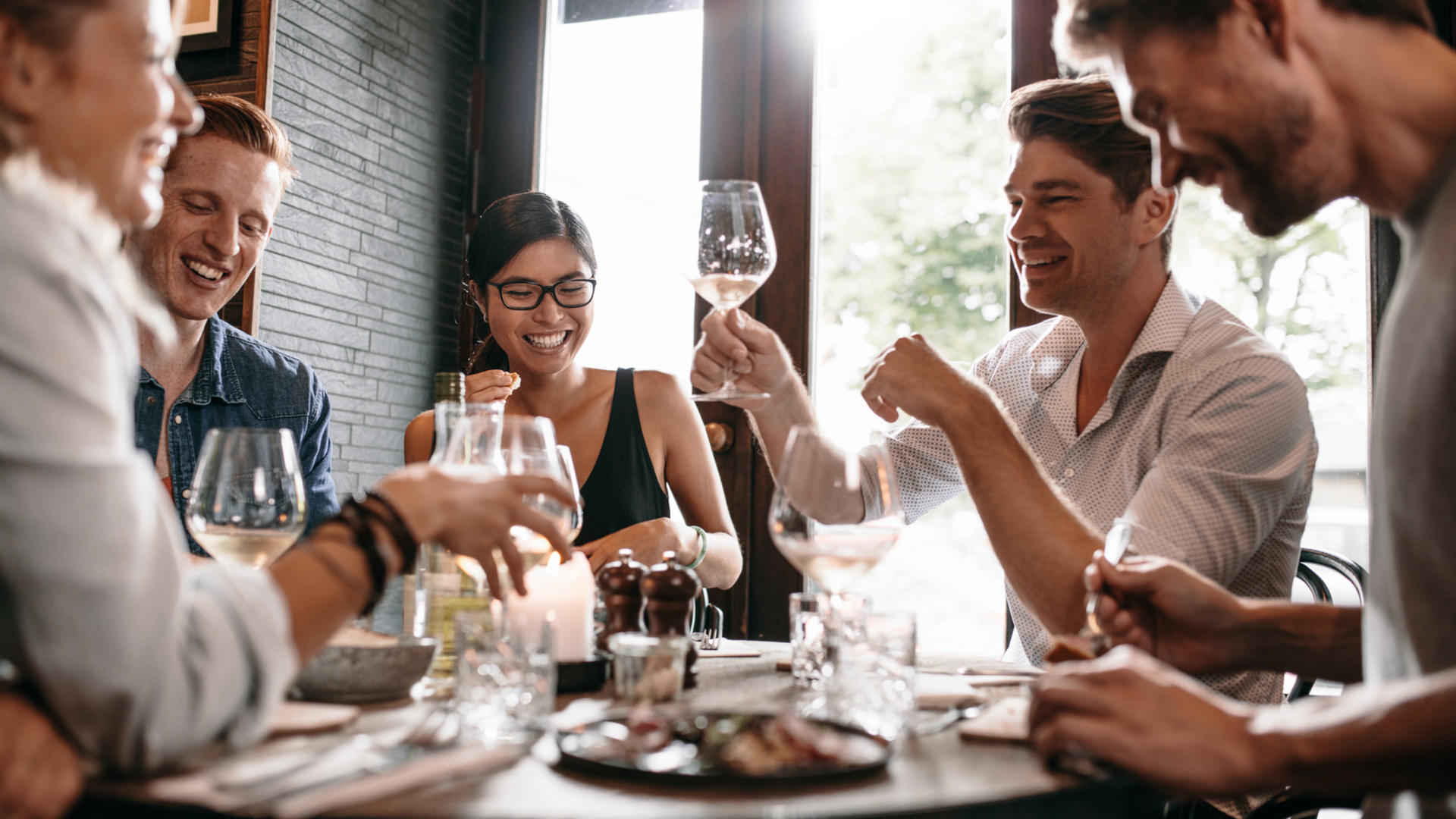 Etudiants/ Repas dans un restaurant français